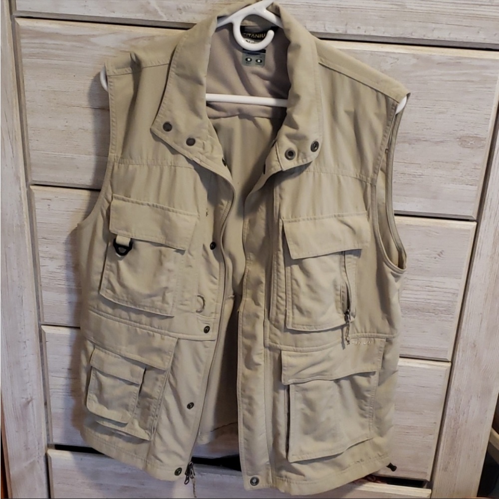 Columbia Titanium Fishing Vest - Size M